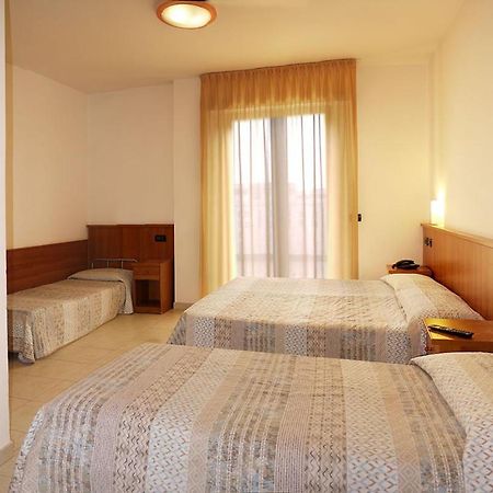 Hotel Alla Rotonda Lido di Jesolo Exteriör bild