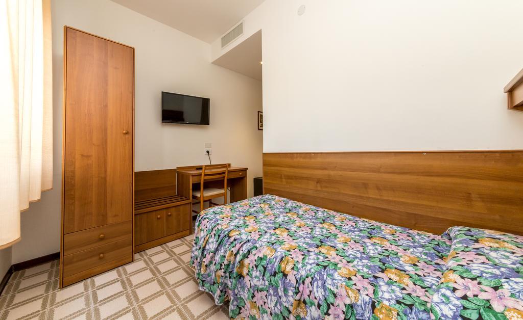 Hotel Alla Rotonda Lido di Jesolo Exteriör bild